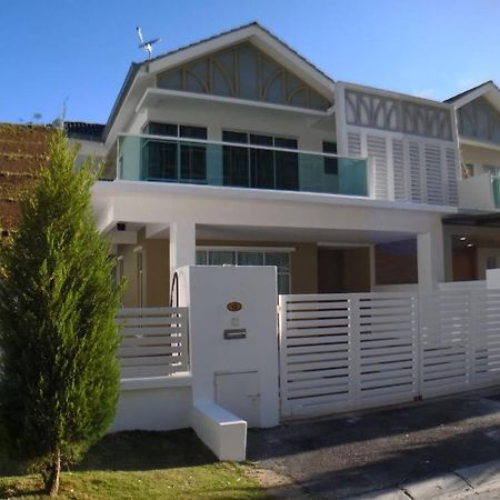 Homestay Cameron Highlands Golden Hill 5Br Semi D Golden Hills Night Market No Bbq Бринчанг Экстерьер фото